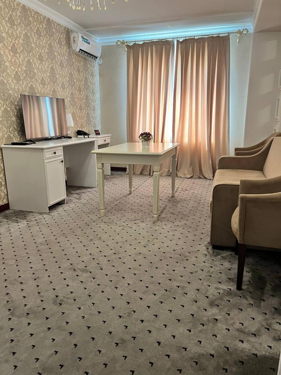 Orzu Hotel Наманган Экстерьер фото