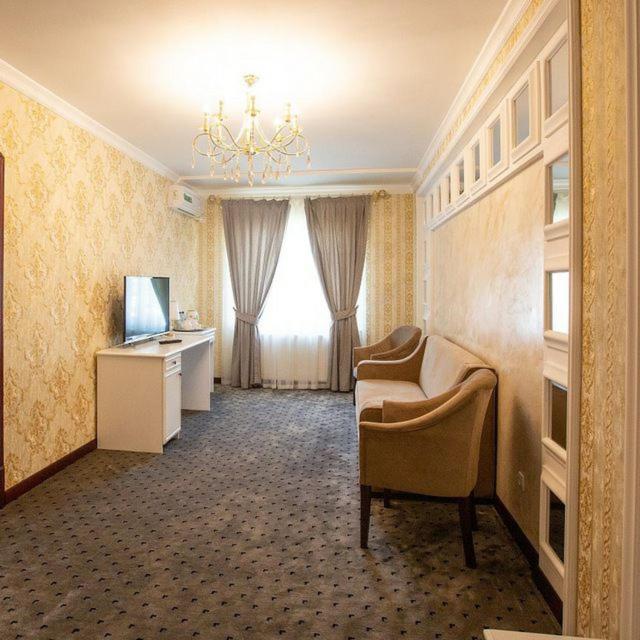 Orzu Hotel Наманган Экстерьер фото